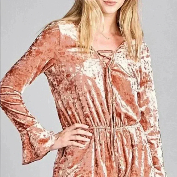 🆕Velzera Bell Sleeve Velvet Lace-Up Romper🆕 - Picture 2 of 13